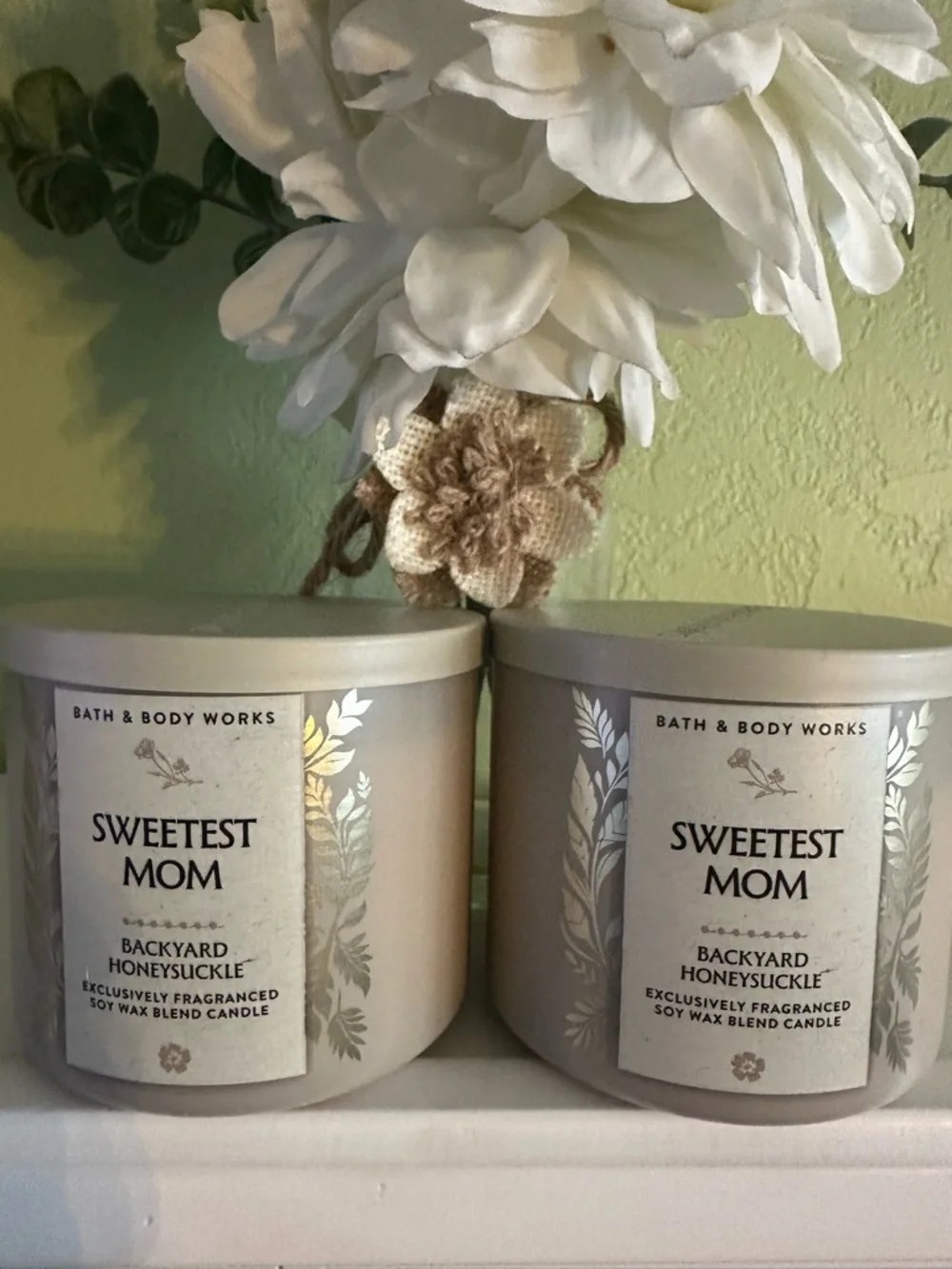 Bath & Body Works Sweetest Mom Backyard Honeysuckle Candle x2 - Picture 1 of 6